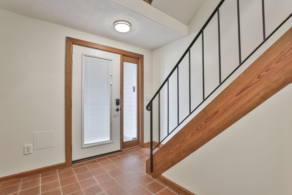 5 Tsienneto Road, Unit 32 Derry, NH 03038 - Photo 4 of 32