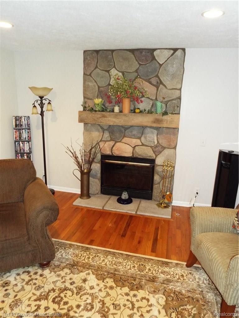 4435 Vincent Road North Street, MI 48049 - Photo 16 of 36 Gas Fireplace