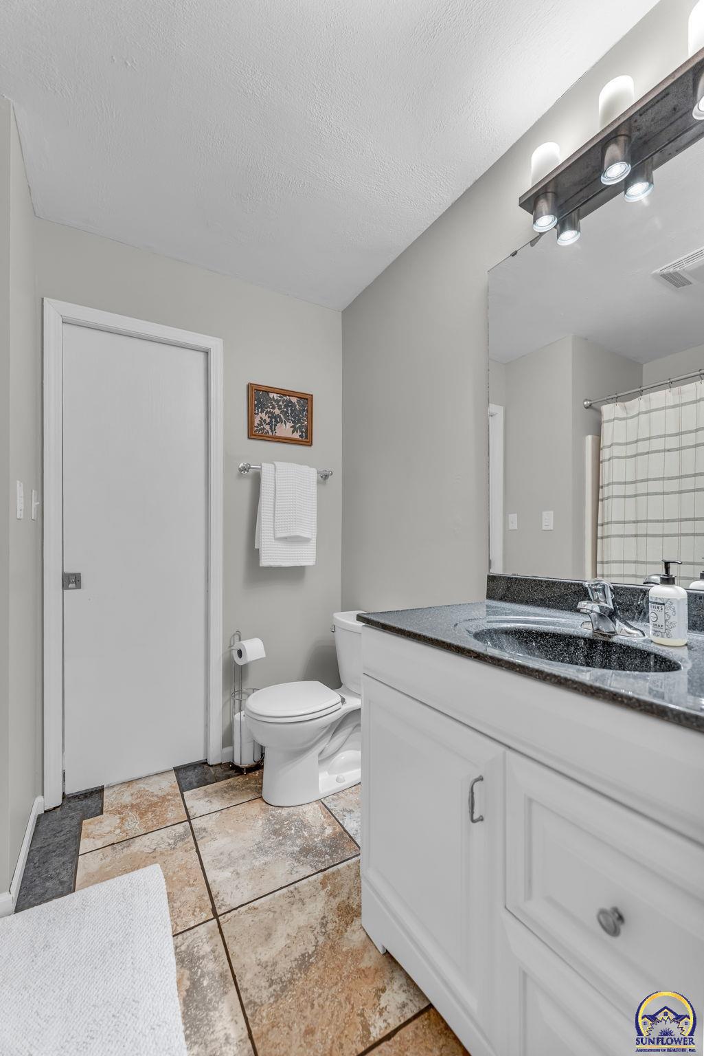 7401 Southwest 25th Street Topeka, KS 66614 - Photo 11 of 18