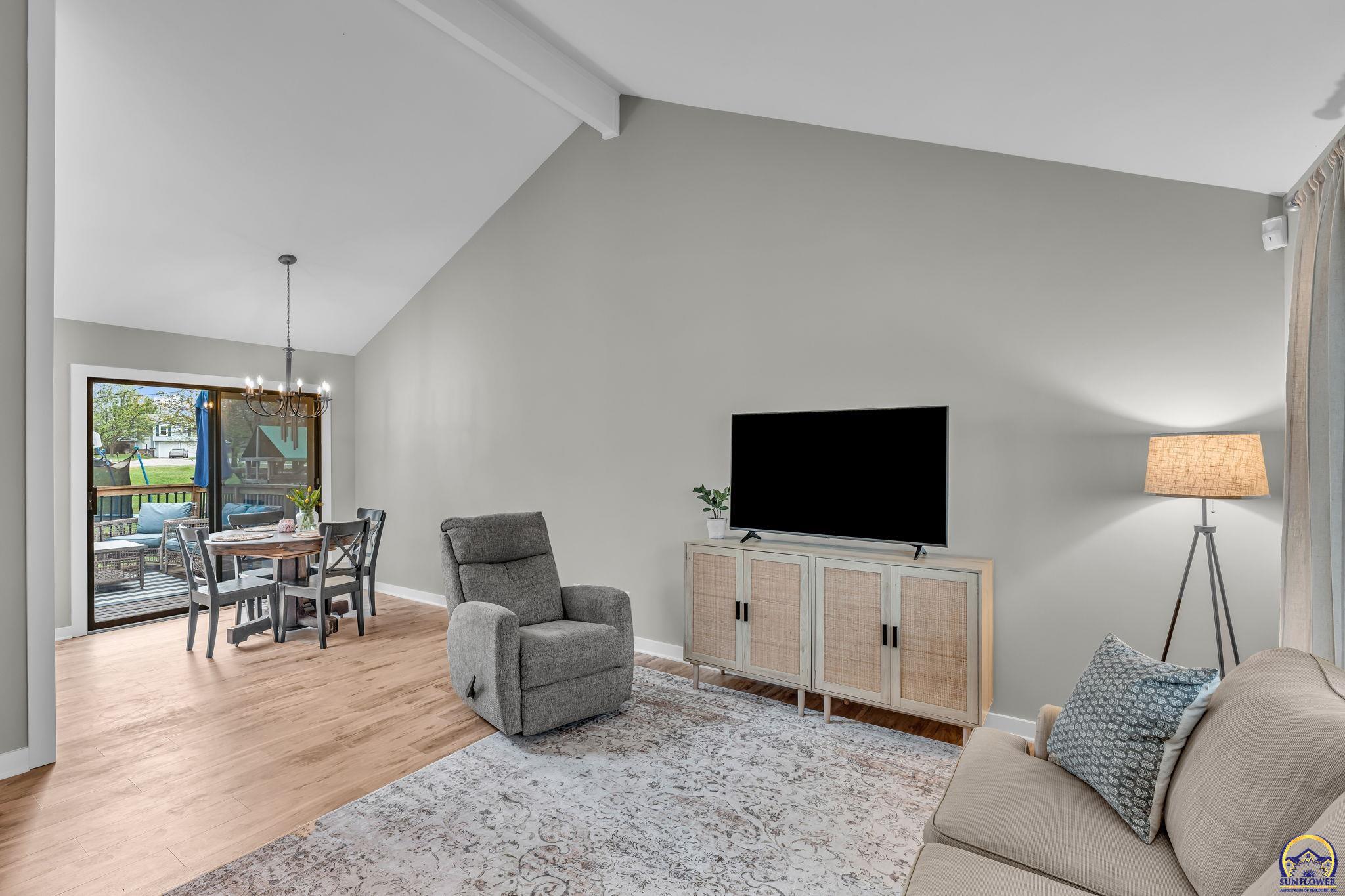 7401 Southwest 25th Street Topeka, KS 66614 - Photo 3 of 18