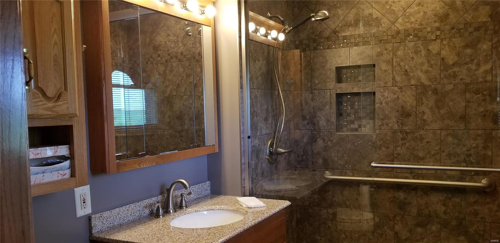 19628 Jones Road Jerseyville, IL 62052 - Photo 15 of 41 Gallery Image 15