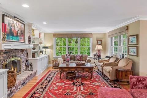 $1,100,000 | 925 Brockton Lane North, Plymouth, MN 55447