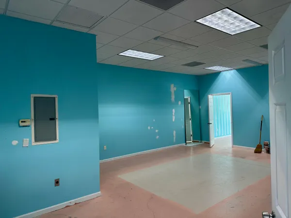 $5,999 | 325 Northeast 2nd Avenue, Unit 102, Delray Beach, FL 33444