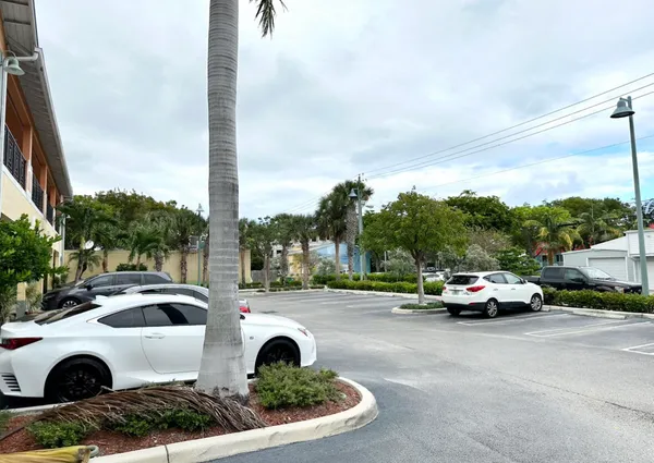 $5,999 | 325 Northeast 2nd Avenue, Unit 102, Delray Beach, FL 33444