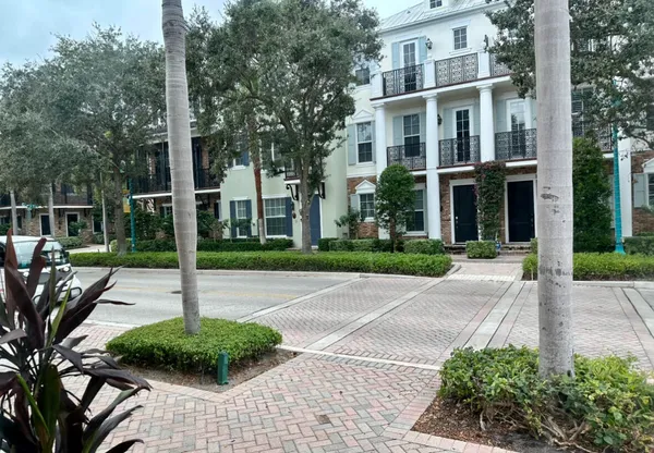 $5,999 | 325 Northeast 2nd Avenue, Unit 102, Delray Beach, FL 33444