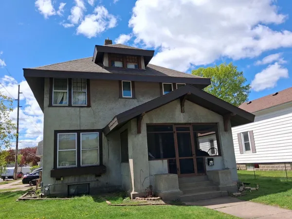 $184,900 | 377 East Broadway Street, Winona, MN 55987