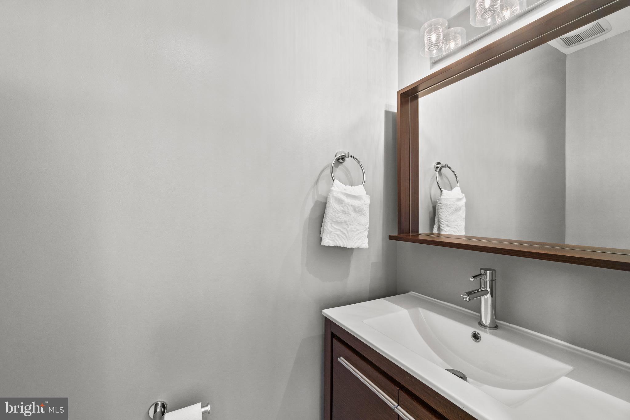 703 Newton Place Northwest, Unit 1 Washington, DC 20010 - Photo 18 of 35