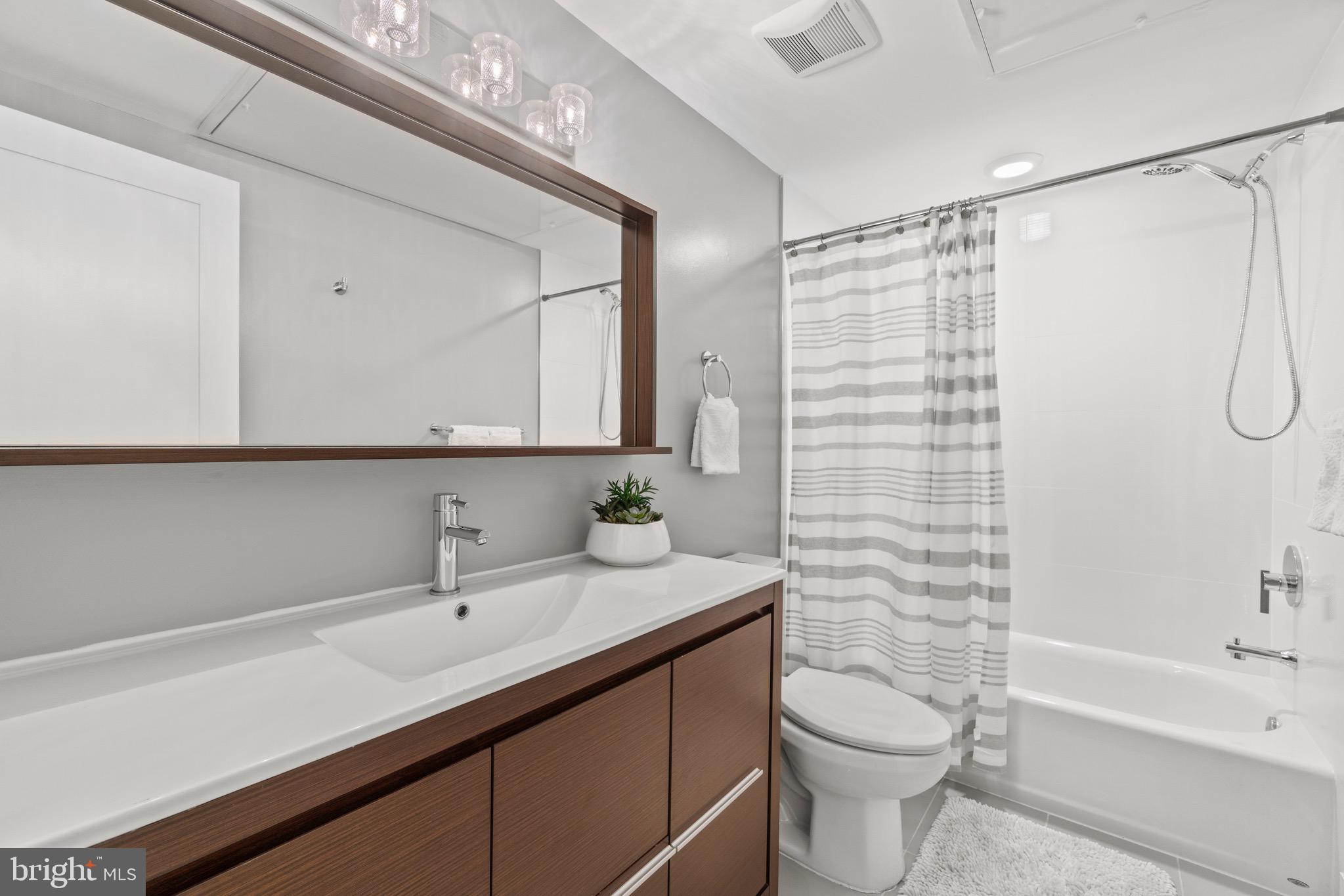 703 Newton Place Northwest, Unit 1 Washington, DC 20010 - Photo 23 of 35