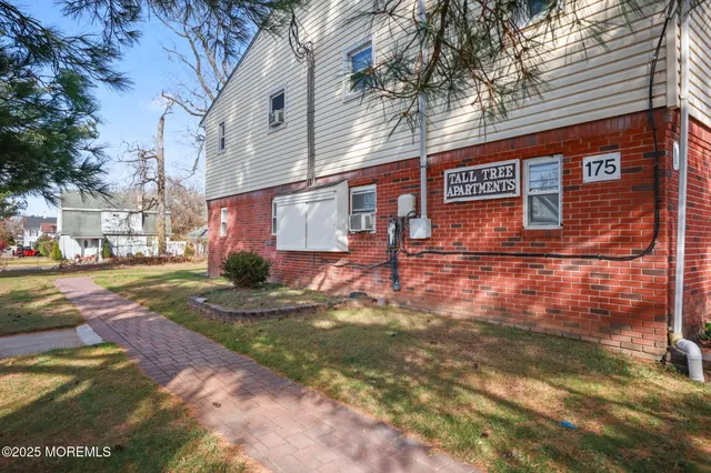 $1,800 | 175 Buckelew Avenue, Unit BLDG 3 4, Monroe Township, NJ 08831