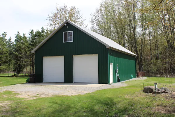 $629,000 | 2954 North Carter Road, Pinconning, MI 48650