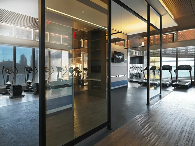 $1,352,000 | 252 South Street, Unit 22J | Two Bridges