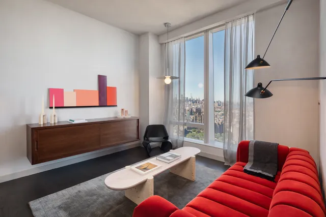 $1,352,000 | 252 South Street, Unit 22J | Two Bridges