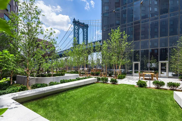 $1,305,000 | 252 South Street, Unit 22J | Two Bridges