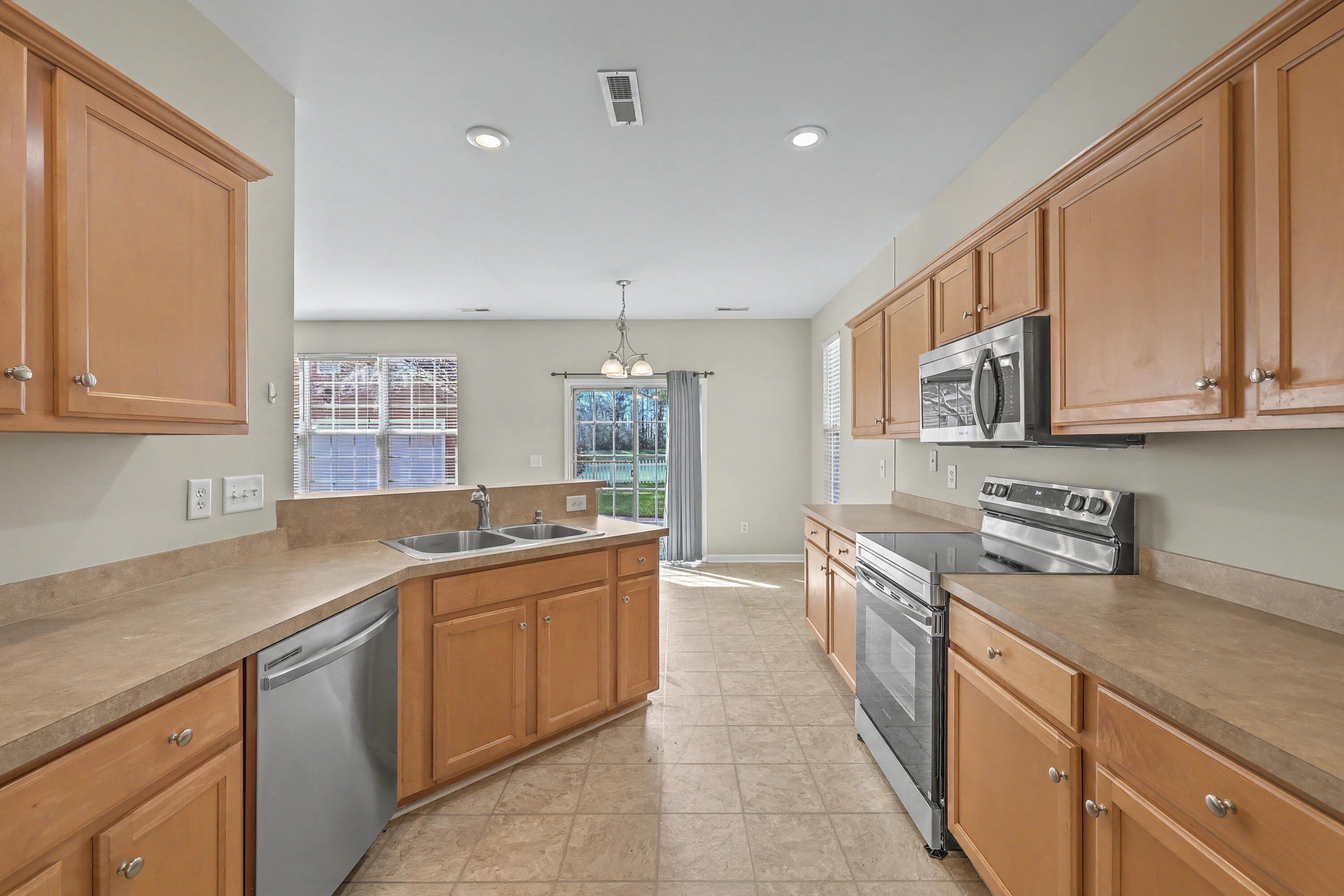 8959 North Red Maple Circle Summerville, SC 29485 - Photo 21 of 48 21_ZYN_2357_58_59_60_61_62_63