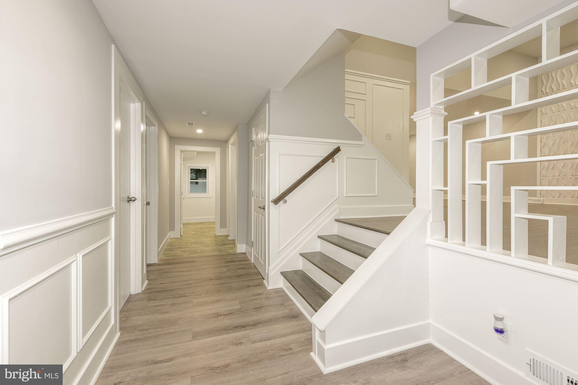 323 Parry Road Cinnaminson, NJ 08077 - Photo 2 of 32 Entry Foyer
