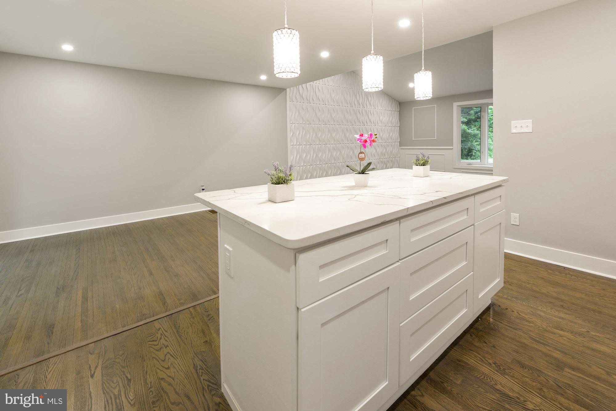 323 Parry Road Cinnaminson, NJ 08077 - Photo 11 of 32 Peninsula Counter