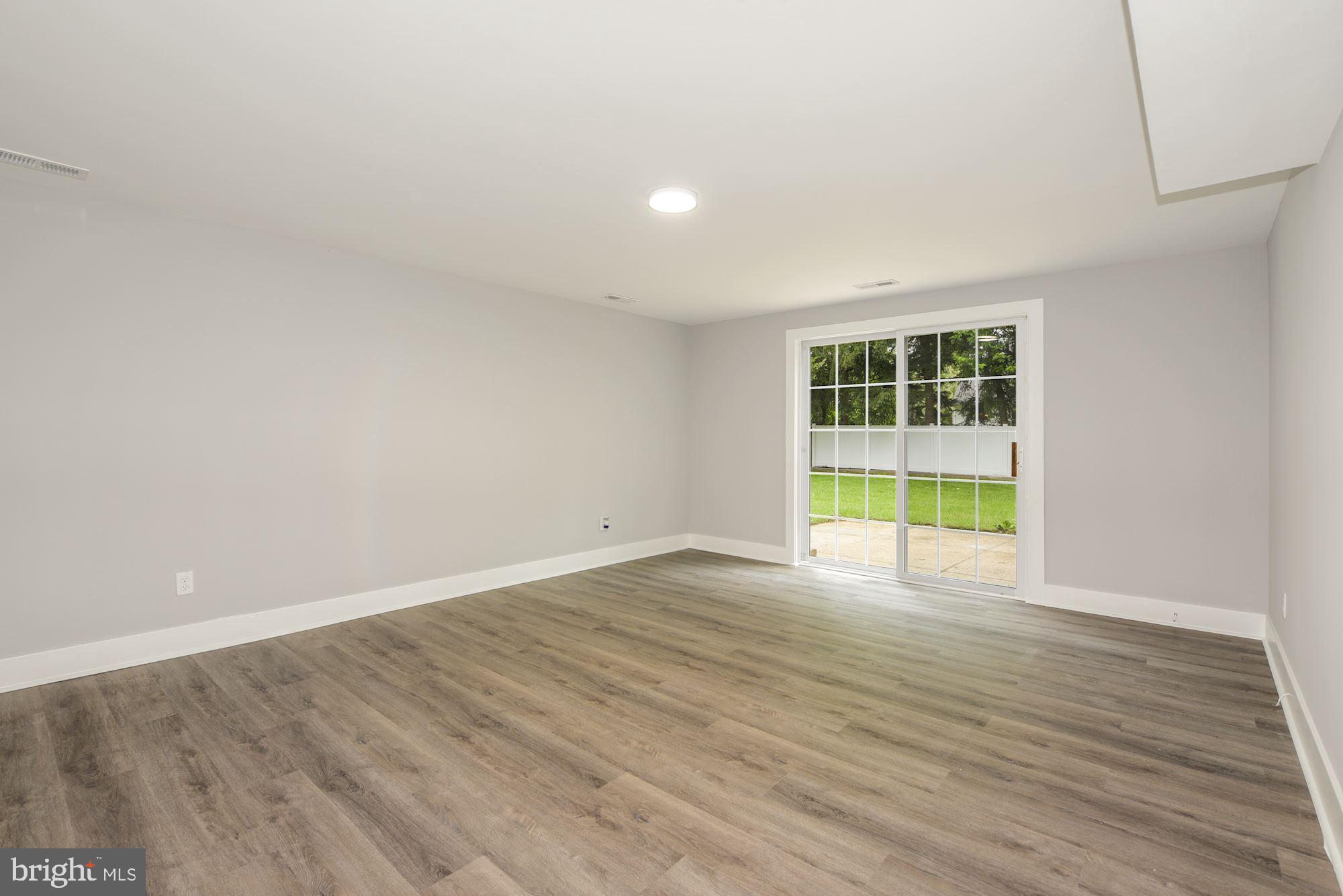 323 Parry Road Cinnaminson, NJ 08077 - Photo 13 of 32 Family Room