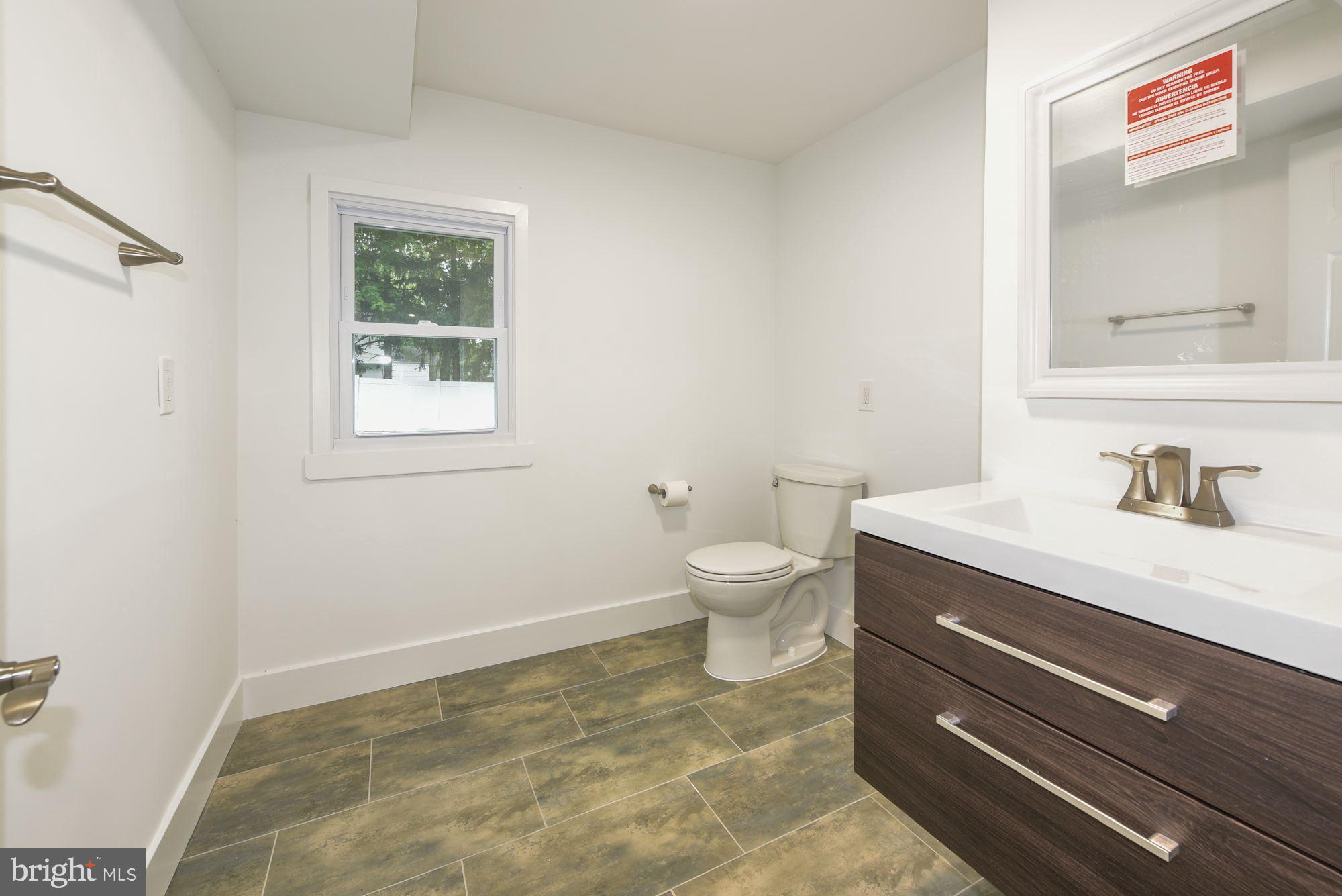 323 Parry Road Cinnaminson, NJ 08077 - Photo 14 of 32 Powder Room