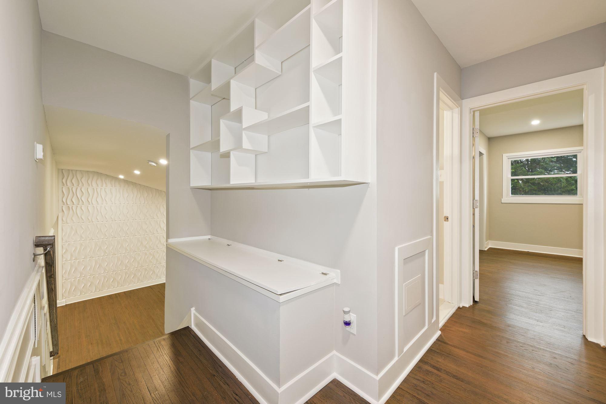 323 Parry Road Cinnaminson, NJ 08077 - Photo 15 of 32 Second Floor Built-Ins