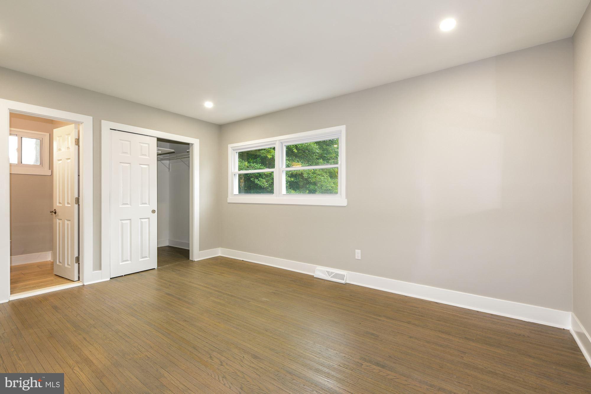 323 Parry Road Cinnaminson, NJ 08077 - Photo 16 of 32 Master Bedroom