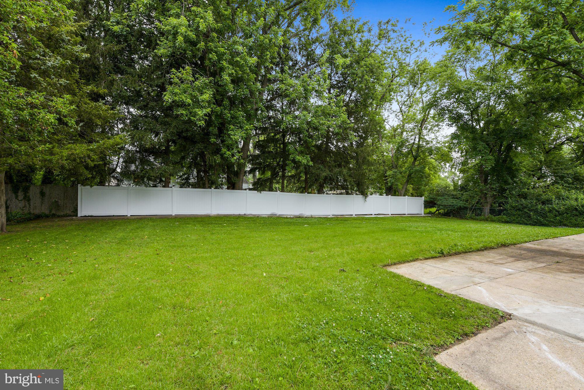 323 Parry Road Cinnaminson, NJ 08077 - Photo 27 of 32 Exterior Rear yard