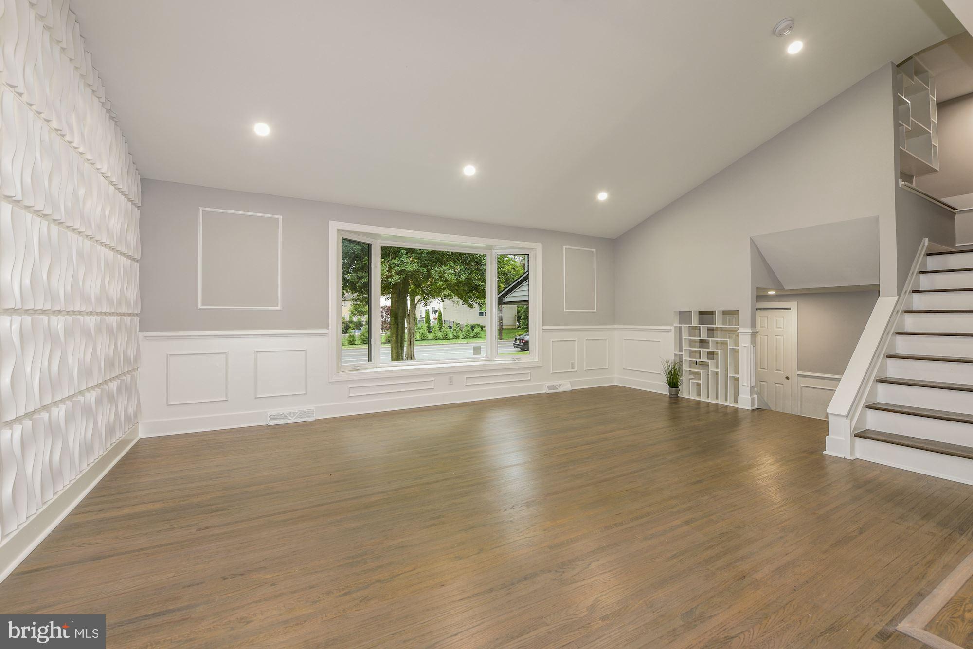 323 Parry Road Cinnaminson, NJ 08077 - Photo 4 of 32 Living Room