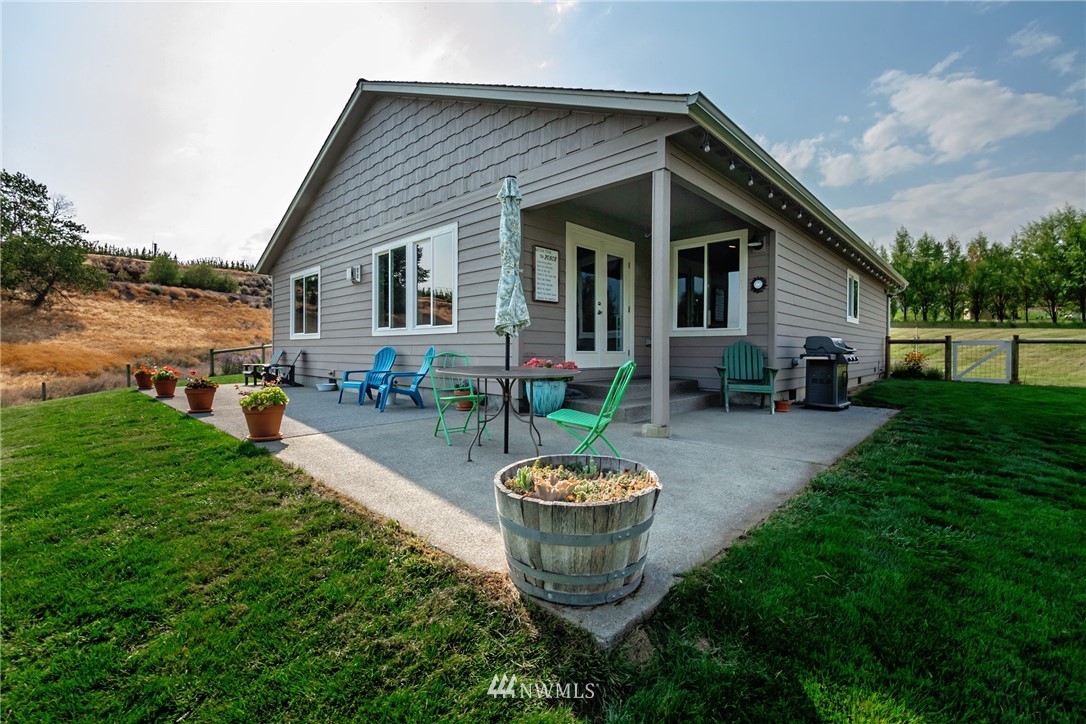 1384 Tozer Road Ellensburg, WA 98926 - Photo 2 of 39 Gallery Image 2