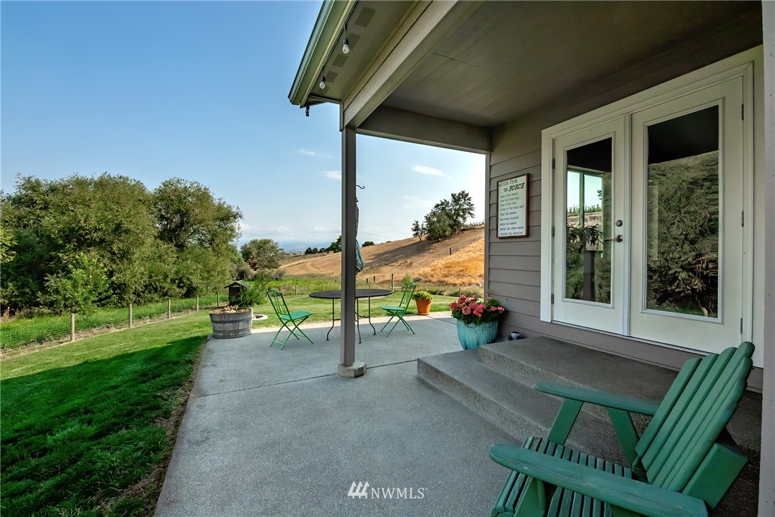 1384 Tozer Road Ellensburg, WA 98926 - Photo 3 of 39 Gallery Image 3