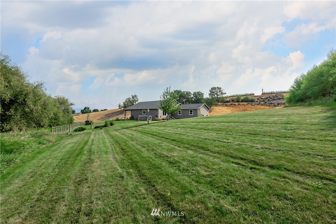 1384 Tozer Road Ellensburg, WA 98926 - Photo 4 of 39 Gallery Image 4