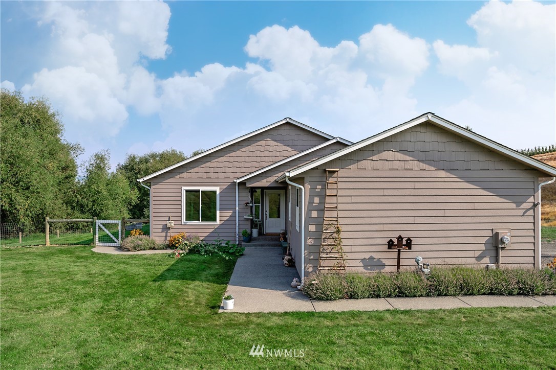 1384 Tozer Road Ellensburg, WA 98926 - Photo 5 of 39 Gallery Image 5