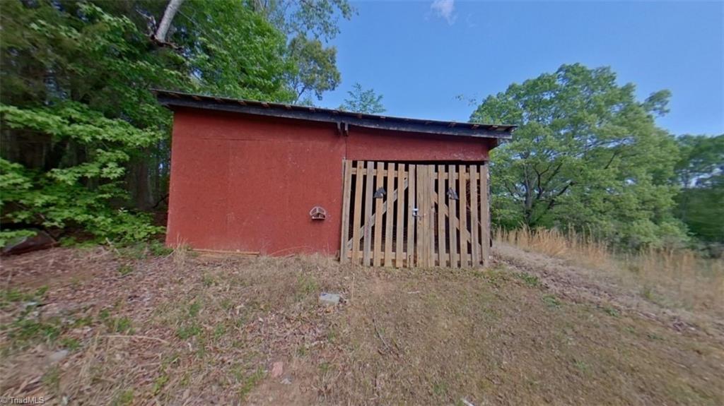 252 Eulala Leonard Road Lexington, NC 27295 - Photo 4 of 29