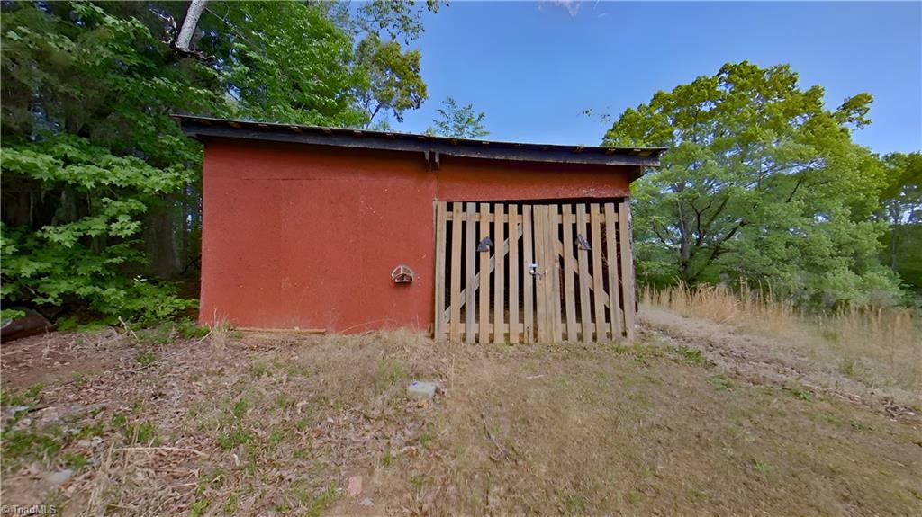 252 Eulala Leonard Road Lexington, NC 27295 - Photo 4 of 28