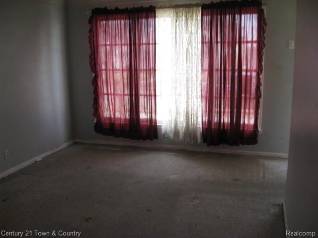 1922 Leitch Road Ferndale, MI 48220 - Photo 8 of 18 8.JPG