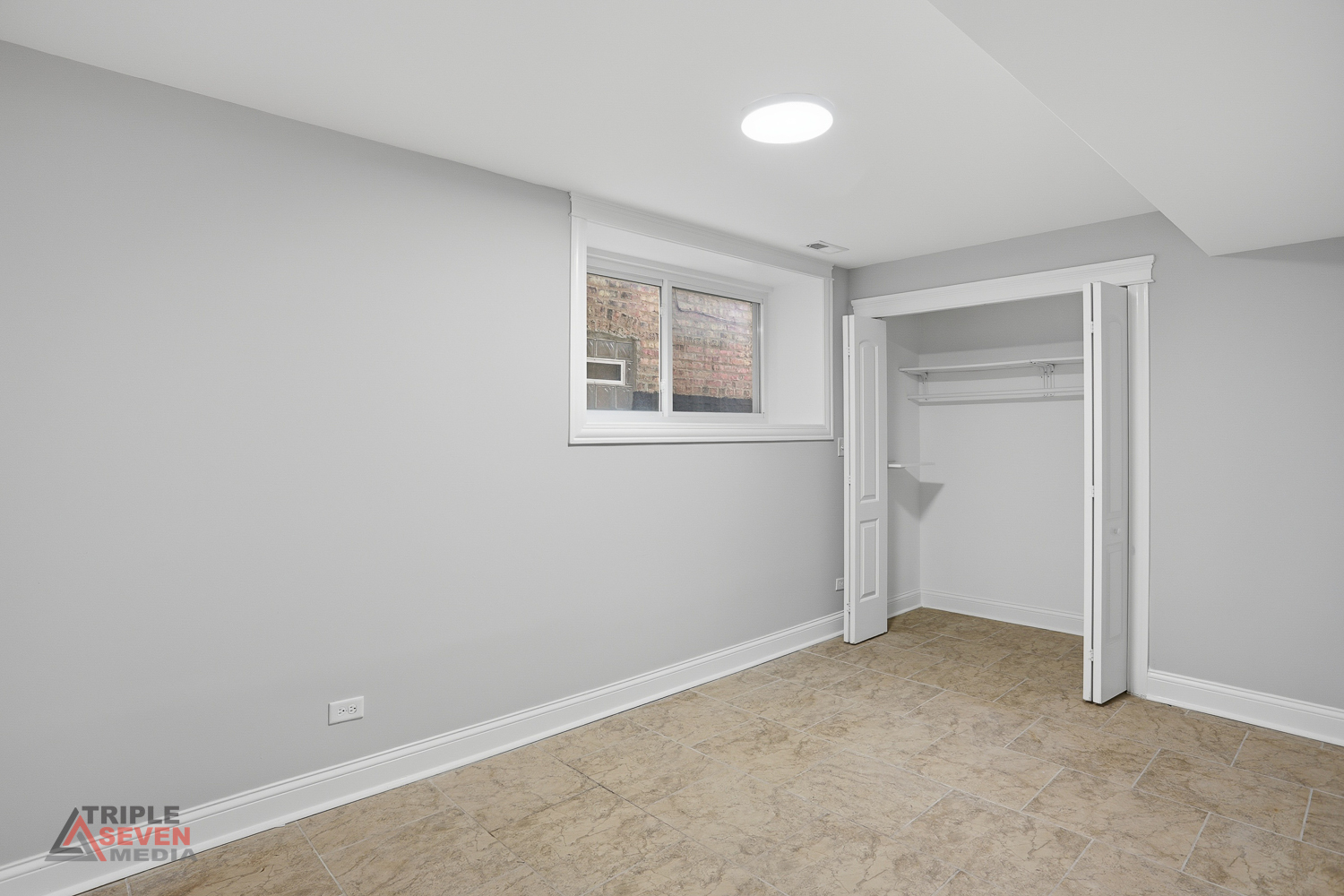 3832 West 64th Place Chicago, IL 60629 - Photo 31 of 35 a view of an empty room with a window