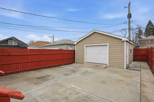 a view of backyard of house