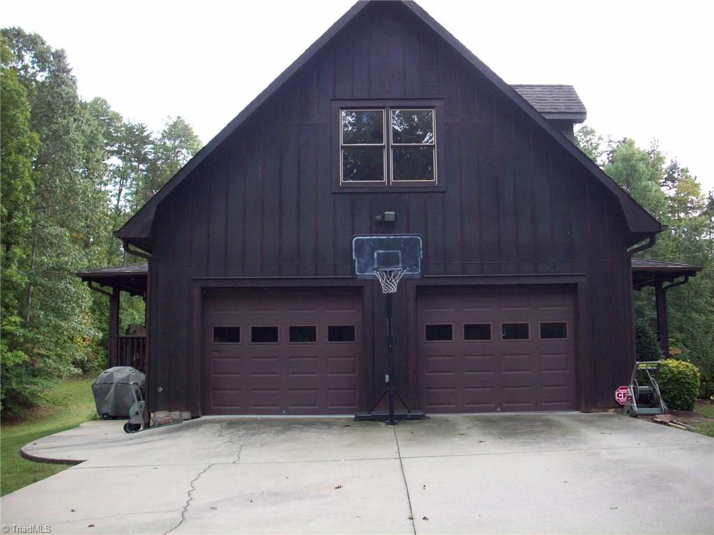 8050 West Road Walnut Cove, NC 27052 - Photo 4 of 22 Gallery Image 4