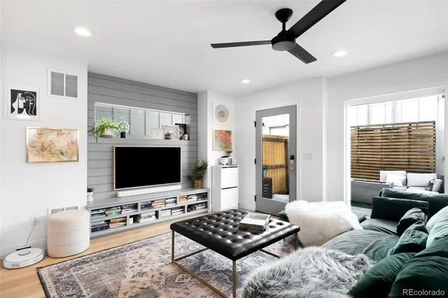 $3,195 | 3830 West 13th Avenue, Denver, CO 80204