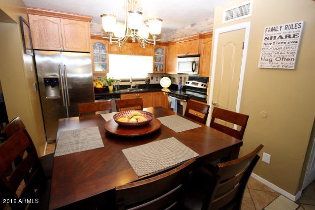 4515 West Hatcher Road Glendale, AZ 85302 - Photo 3 of 15 4515 W Hatcher Eat-In Kitchen