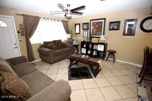 4515 West Hatcher Road Glendale, AZ 85302 - Photo 5 of 15 4515 W Hatcher Living Room