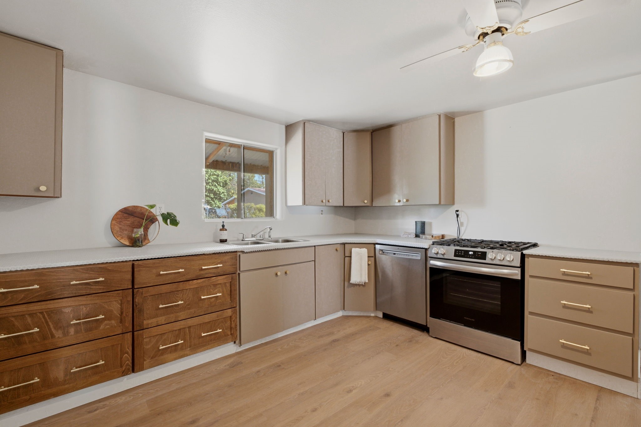 749 South McCurdy Road Espanola, NM 87532 - Photo 8 of 25 Gallery Image 8