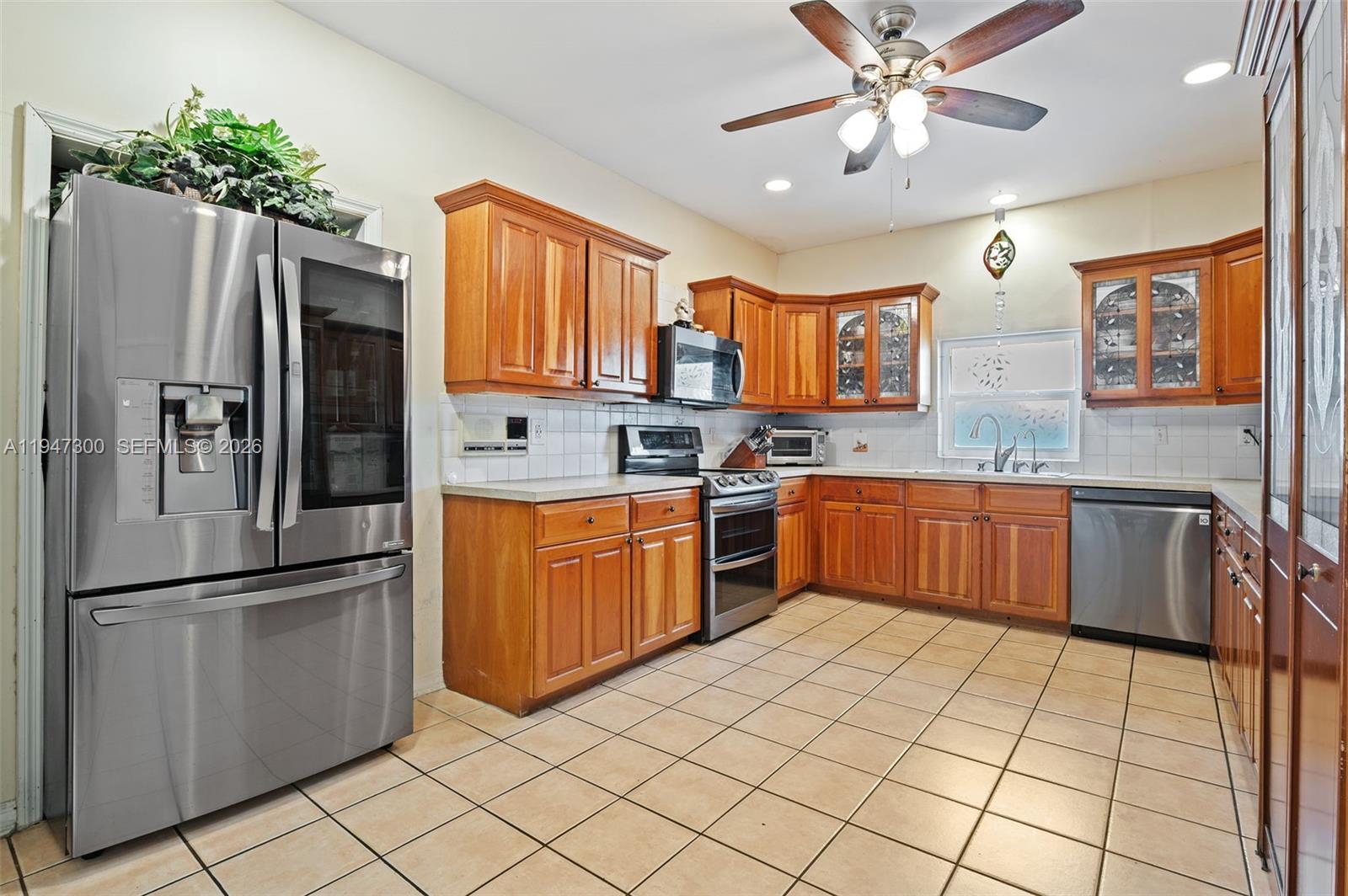 9280 Abbott Avenue Surfside, FL 33154 - Photo 13 of 40 Open kitchen