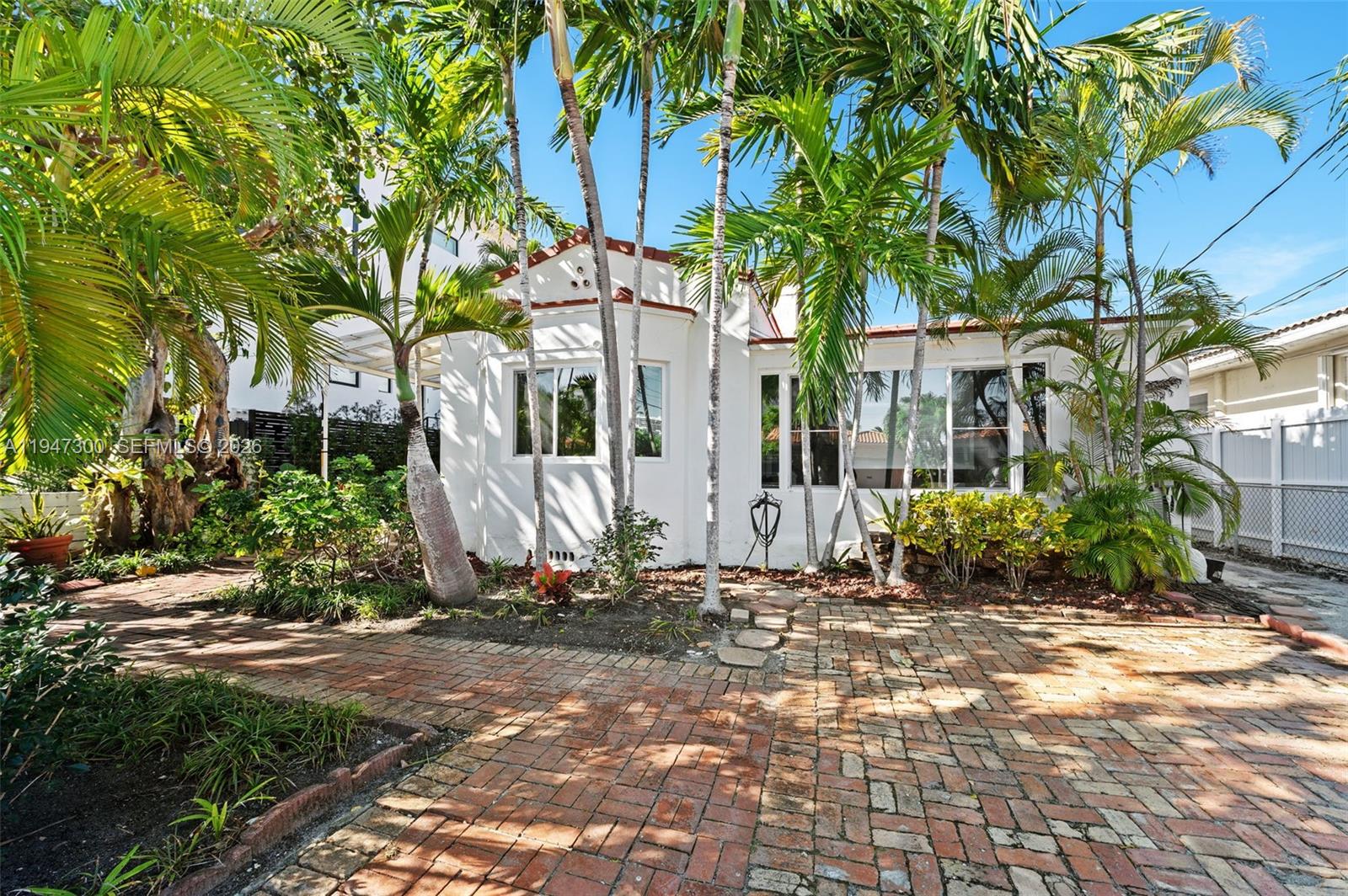 9280 Abbott Avenue Surfside, FL 33154 - Photo 7 of 40