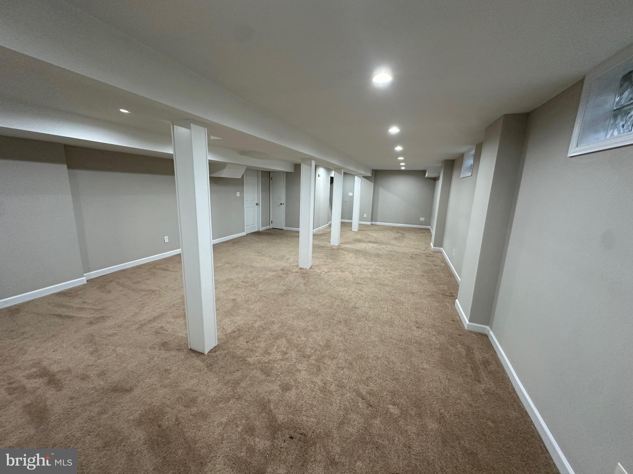 26 Sherri Way Clementon, NJ 08021 - Photo 29 of 37 an empty room with windows and pillars in it