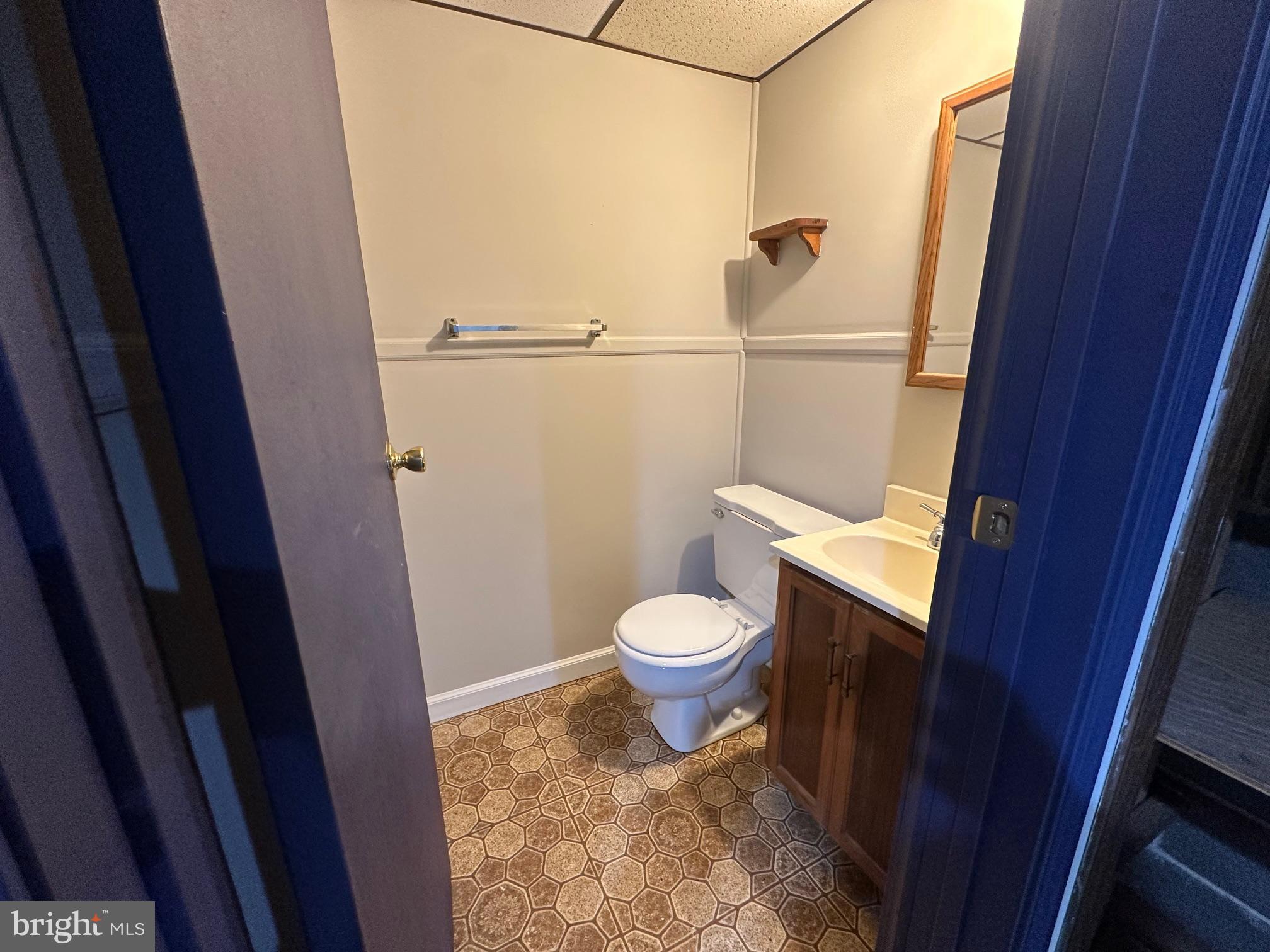 26 Sherri Way Clementon, NJ 08021 - Photo 32 of 37 a bathroom with a toilet and a shower