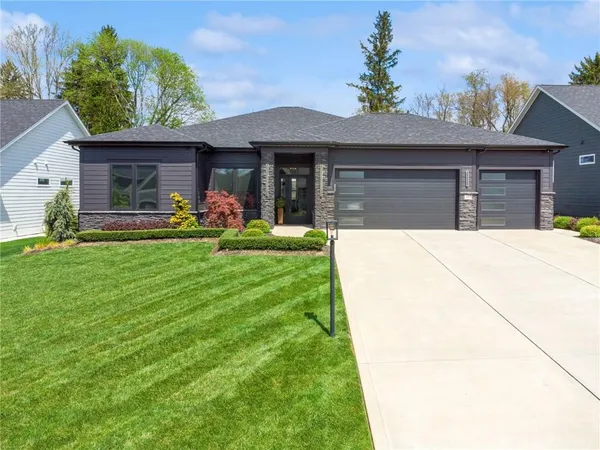 $739,900 | 1007 Honey Locust Drive, Jeannette, PA 15644