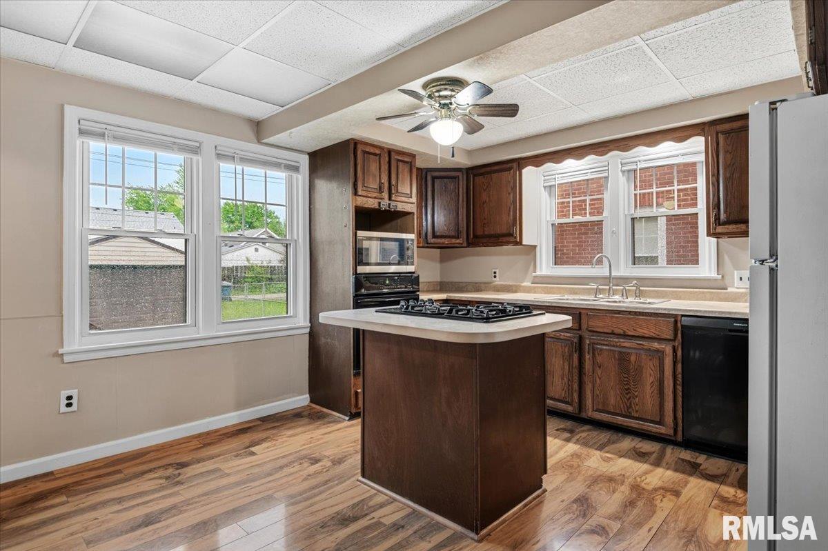 2020 Marland Street Springfield, IL 62702 - Photo 6 of 30