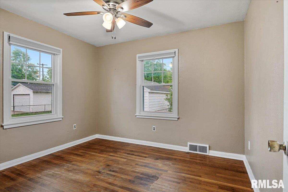 2020 Marland Street Springfield, IL 62702 - Photo 9 of 30