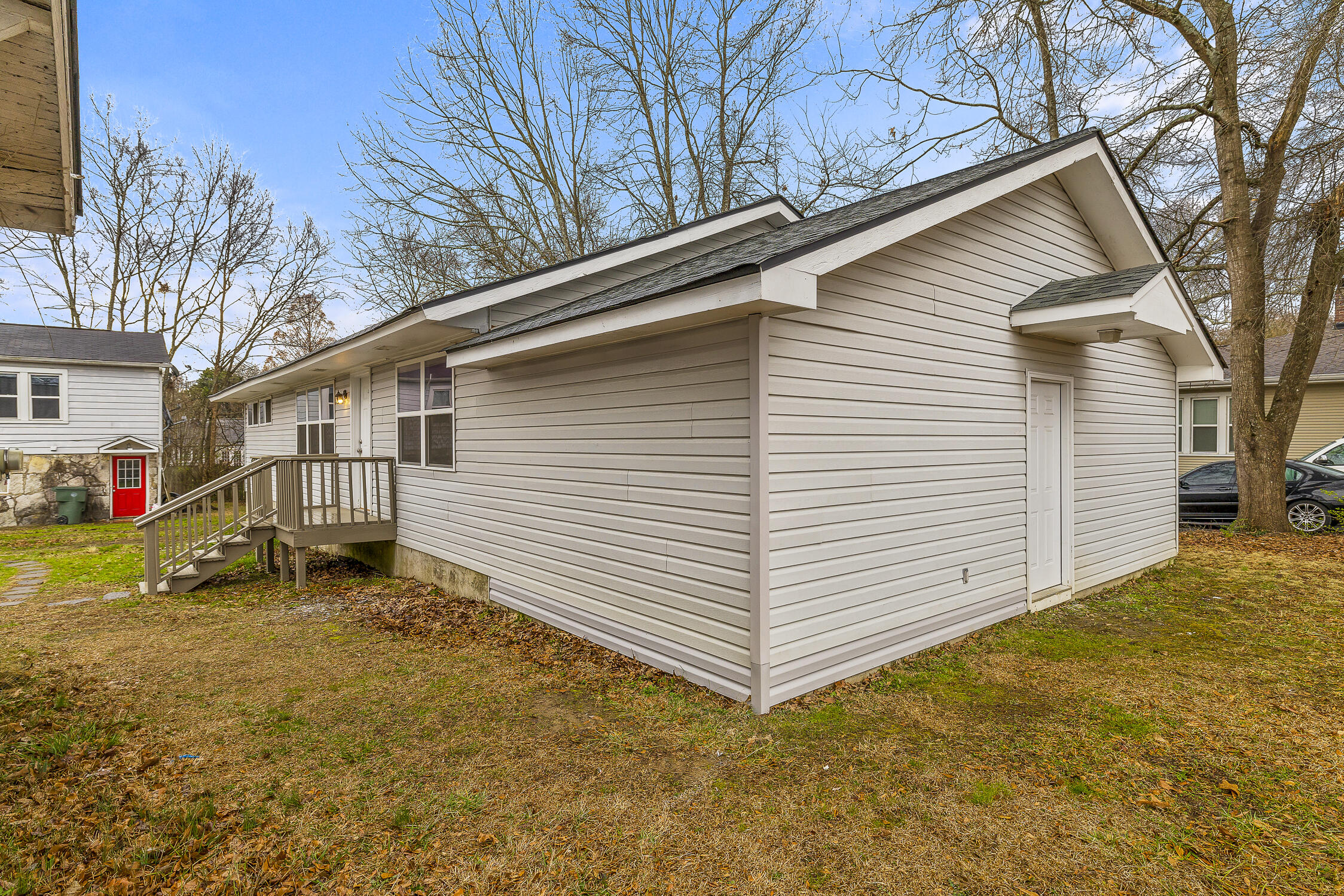 302 South Moore Road Chattanooga, TN 37411 - Photo 4 of 29 Moore-5
