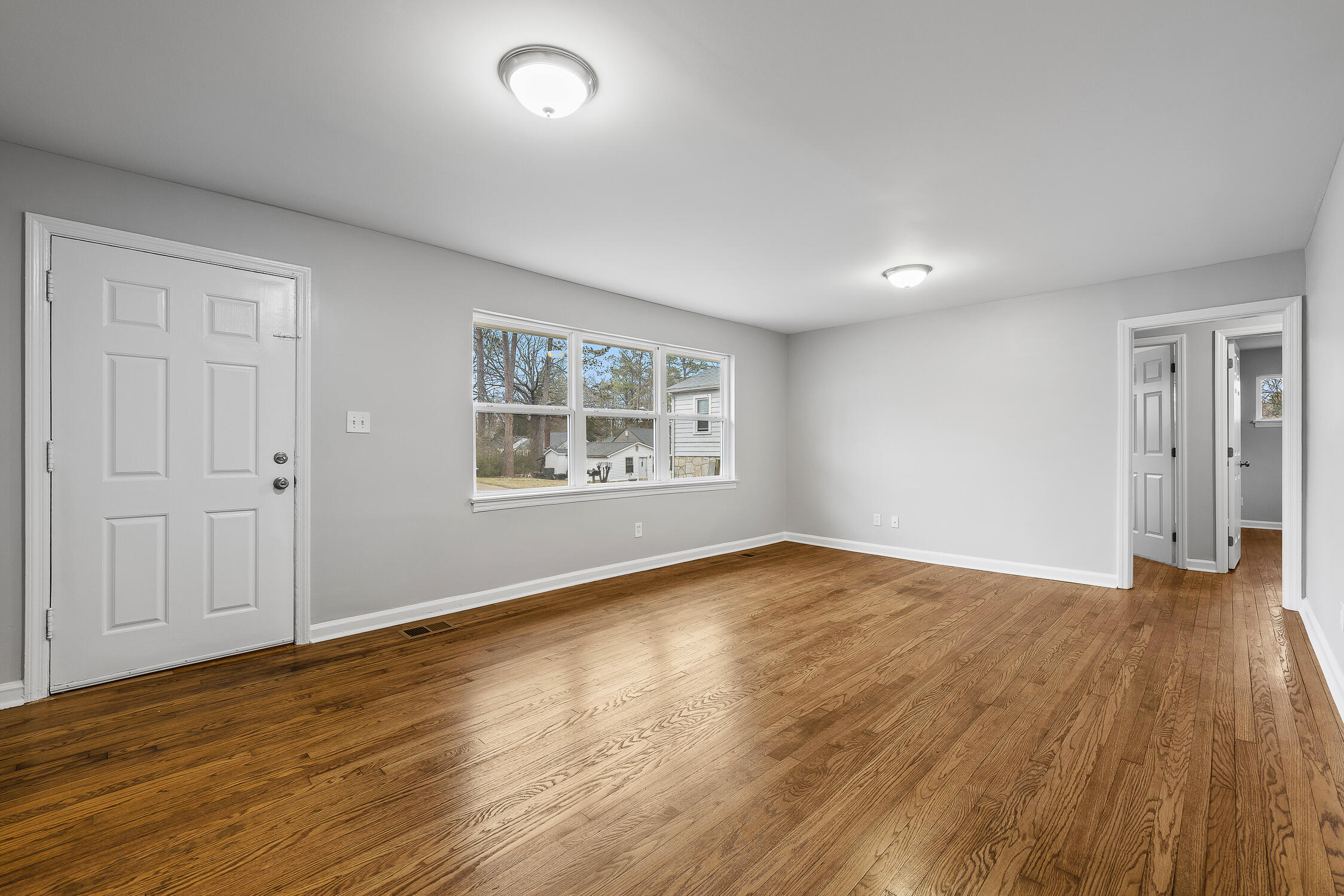 302 South Moore Road Chattanooga, TN 37411 - Photo 8 of 29 Moore-9