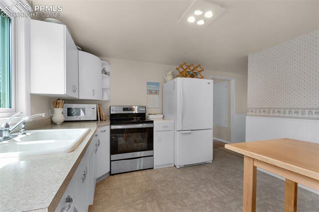 1011 Sunset Road Colorado Springs, CO 80909 - Photo 12 of 46 Gallery Image 12